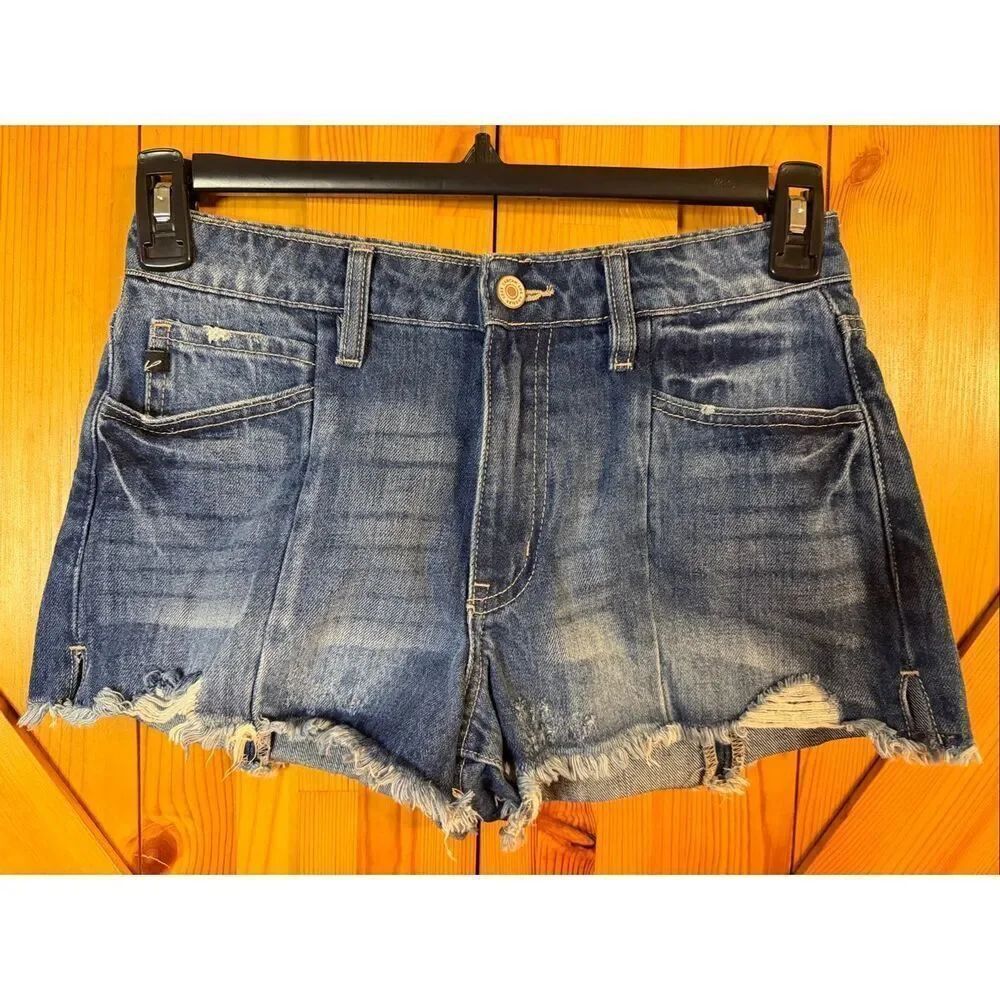 Kancan Maurices High Rise Frayed Hem Jean Shorts 2” Inseam Size 25 (6945)